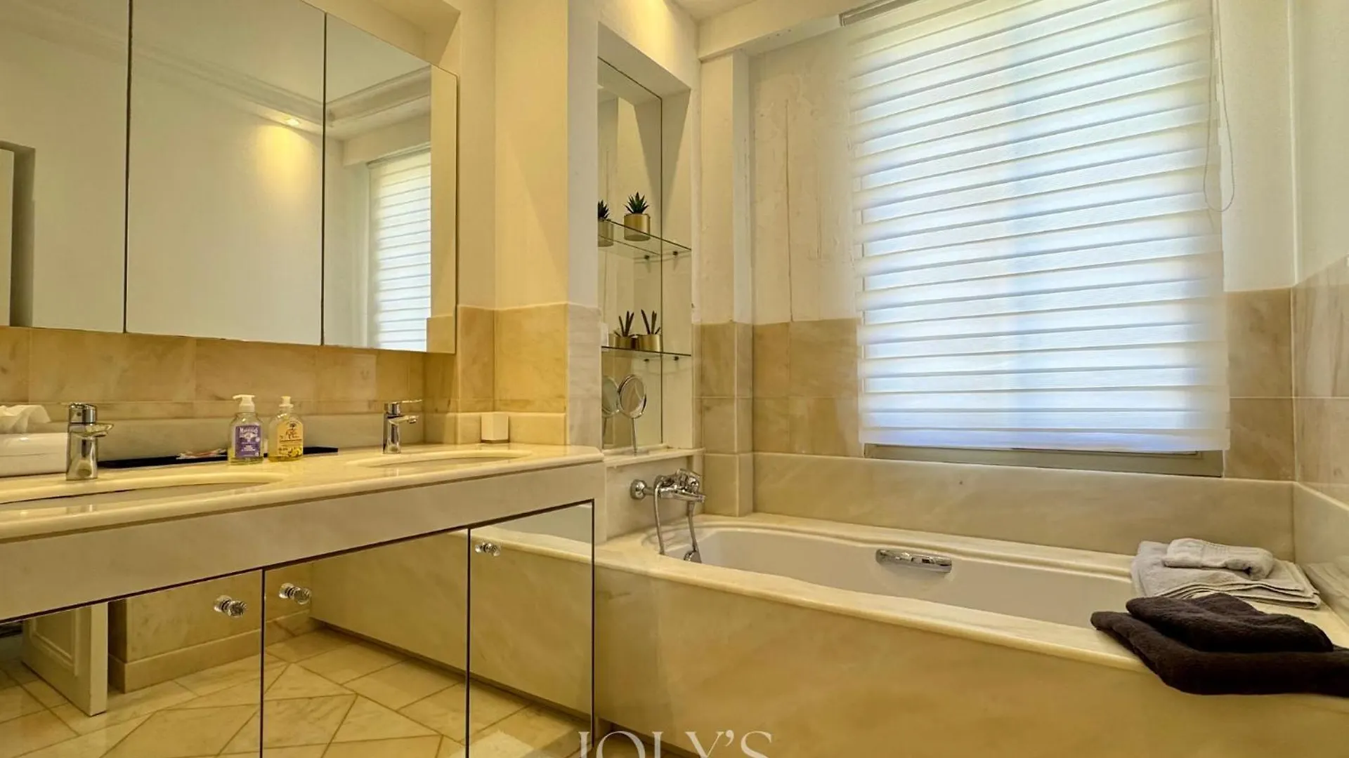 Appartement Lumineux De 120M2 - Palm Beach Cannes 0*,